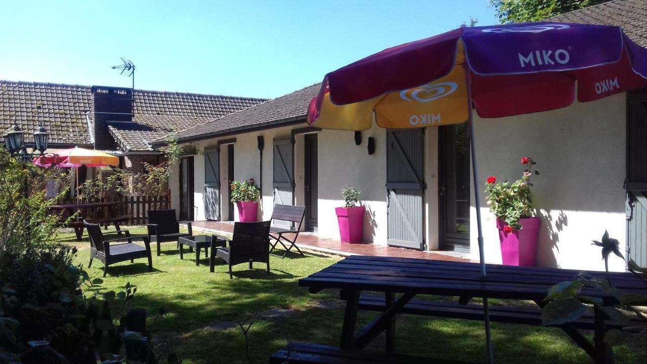 Les Garennes Bed & Breakfast Favieres  Exterior photo